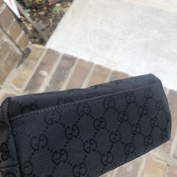 Small Gucci tote. Please see pictures. - Picture 11 of 16